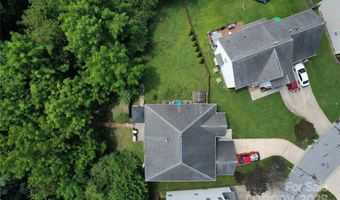8 Secrest Dr, Arden, NC 28704