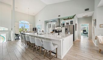 807 CHIPAWAY Dr, Apollo Beach, FL 33572