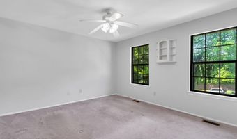 242 Perth Hill Ct, Aberdeen, NJ 07747