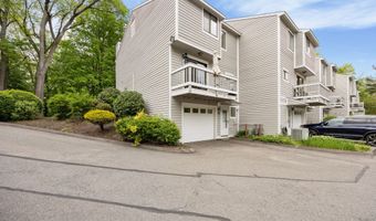 10 Ives Hill Ct 10, Cheshire, CT 06410