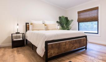 2 Shady Oak Ln, Arden, NC 28704