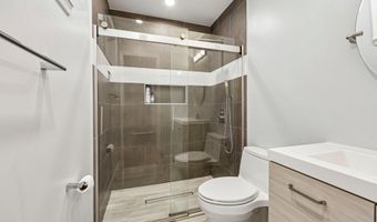 5001 W CEDAR Ln, Bethesda, MD 20814
