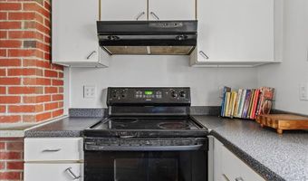 227 High St, Belfast, ME 04915