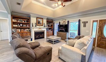 353 Alapaha River Dr, Alapaha, GA 31622