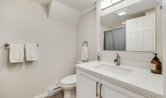 240 Bragg's Ln, Barnstable, MA 02630