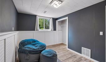 880 Whitney Dr, Apple Valley, MN 55124