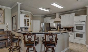 1007 BLUEBONNET Ln, Adkins, TX 78101