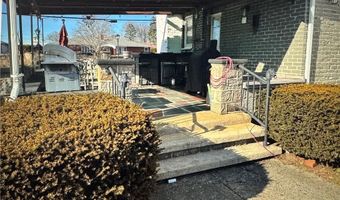 80 Phenix Ave, Cranston, RI 02920