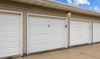 158 Elm Ridge Dr, North Liberty, IA 52317
