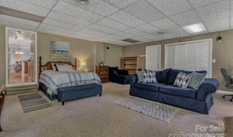 5 Fairway Dr, Arden, NC 28704