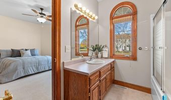 417 E Meadowlark Cir, Brandon, SD 57005