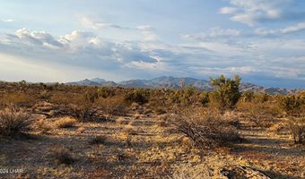 2204 S Six Shooter Rd, Yucca, AZ 86438