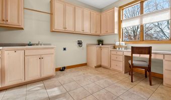 4351 N SUGAR MAPLE Ln, Appleton, WI 54913