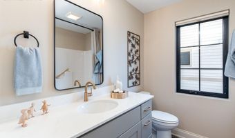 2015 Lacey Dr, Ames, IA 50010