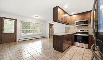 1097 Oak Tree Rd, Akron, OH 44320