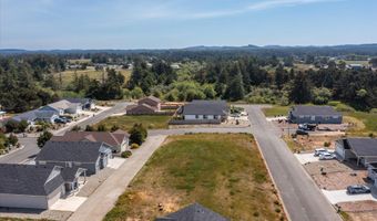 728 Seacrest Dr, Bandon, OR 97411