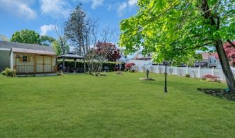 43 Everett Dr, Andover, NJ 07801
