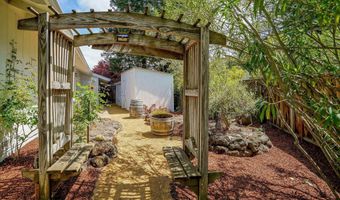 24 Ray Ct, Alamo, CA 94507