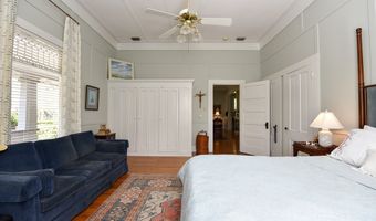 160 Ave C, Apalachicola, FL 32320