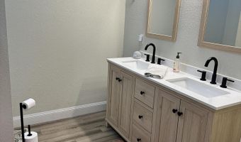 140 Park Valley Ct, Anderson, MO 64831