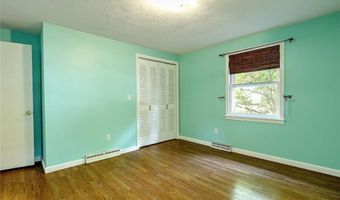 135 Foote St, Barrington, RI 02806