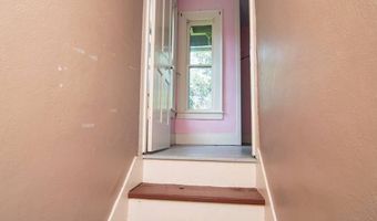 162 N Monroe St, Alderson, WV 24910
