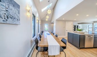 16 Cottage St, Belfast, ME 04915