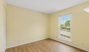 2692 S Embers Ln, Arlington Heights, IL 60005