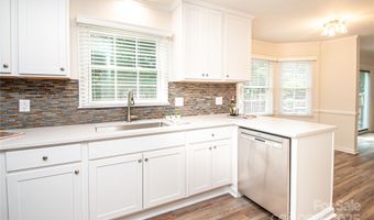 7111 Sythe Ct, Charlotte, NC 28226