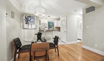 1305 E ABINGDON Dr 2, Alexandria, VA 22314