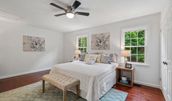 5914 LANGTON Dr, Alexandria, VA 22310