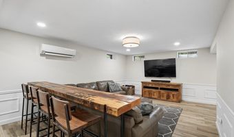 5 Spring Hill Rd, Bedford, NH 03110