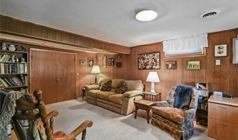 26 Lloyd Dr, Coventry, RI 02816