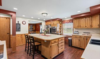 121 Maltbie Dr, Amsterdam, NY 12010