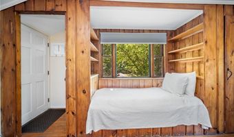 33 Kay St, Newport, RI 02840