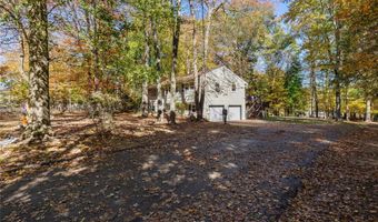 19 Apple Blossom Ct, Airmont, NY 10952