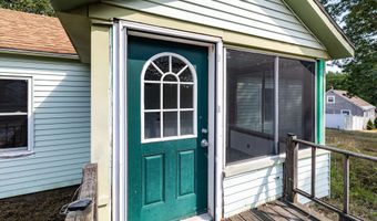 126 Chester Rd, Raymond, NH 03077
