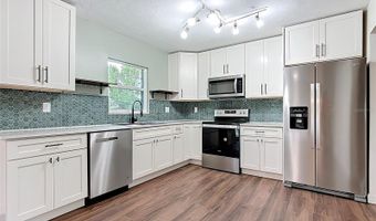 215 EDGEWOOD Dr, Bartow, FL 33830