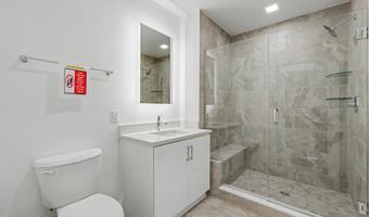701 N HENRY St 213, Alexandria, VA 22314