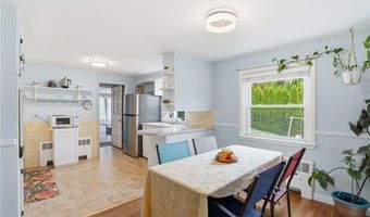 13 Garden Dr, Lincoln, RI 02865