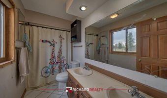 215 44th St N, Cody, WY 82414