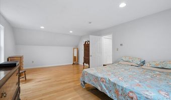 240 Sandown Rd, Chester, NH 03036