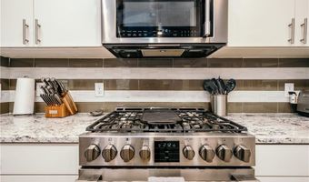905 N Main St, Bentonville, AR 72712