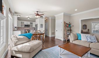 5 Lowndes St, Newport, RI 02840