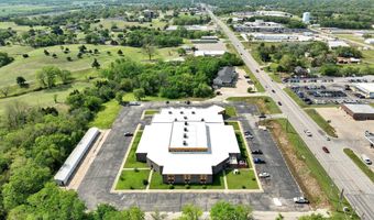 3232 N Summit St, Arkansas City, KS 67005