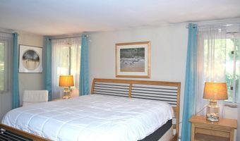 43 Camelot Dr, Bedford, NH 03110