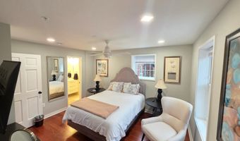 4106 GAULT Pl NE 1, Washington, DC 20019