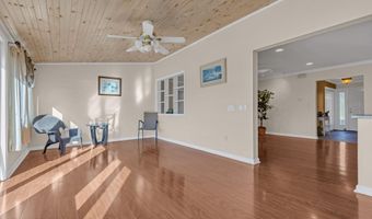 64 Harbor Inn Rd, Bayville, NJ 08721