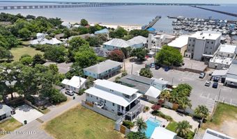 110 State St, Bay St. Louis, MS 39520