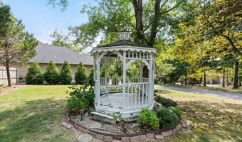 1 Berrydale Ln, Bella Vista, AR 72715